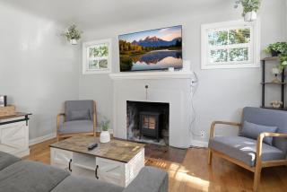 Charming 1930s Style Rustic Home - 8