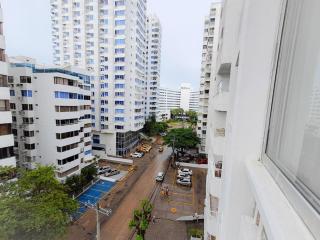 Balcony City Sunset View Sleeps 9 Beach & Pool - 3