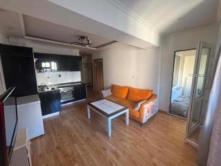 Quiet 2BR Apartment Near City Center - 1