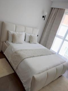 Heated POOL 2 Bedroom Fully Equipped GYM Balcony view of Nairobi National Park - 1