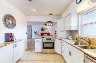 Stella Maris Coastal Getaway - Bradenton - 2