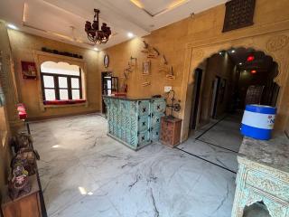 Hotel Golden Routes Jaisalmer - 1