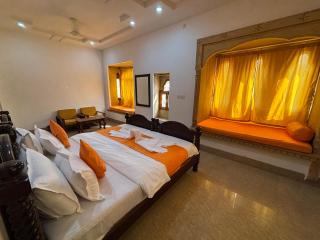 Hotel Golden Routes Jaisalmer - 1