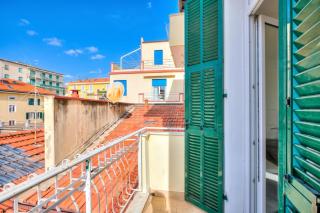 Serendipity Spiaggia E Porto Sole with Balcony and Parking - Happy Rentals - 3