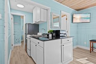 Parrot Beach Cottages Suite #4 - 3