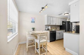 Holmes Beach Bungalow - A - 4