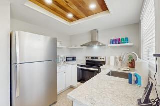 Pineapple House - 2