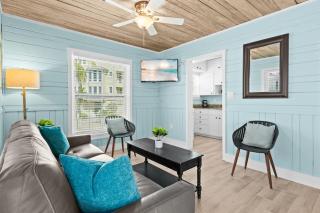 Parrot Beach Cottages Suite #3 - 7