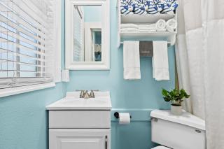 Parrot Beach Cottages Suite #1 - 3