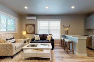 South Bay Inn 3 - 7