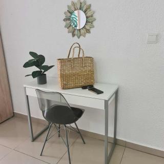 Sandy Steps Studio-10 mins walk from the beach - 6