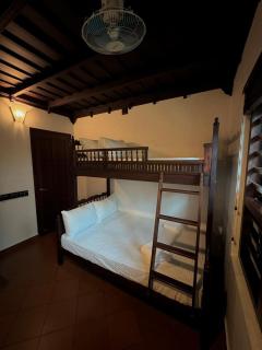 Oval Stay Aluva - Luxury Waterfront Villa - 5