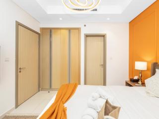 Stunning 1BR High Floor with Rooftop Infinity Pool - 6
