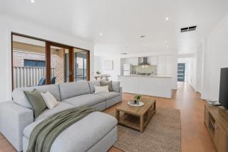 Springside Retreat by Ready Set Stay - 2