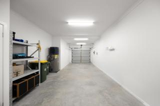3BR Townhouse with Private Terrace & Double Garage - 7