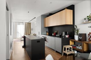3BR Townhouse with Private Terrace & Double Garage - 2