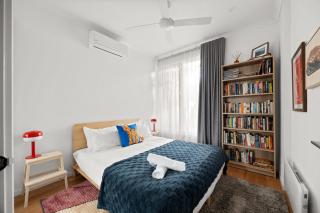 3BR Townhouse with Private Terrace & Double Garage - 1