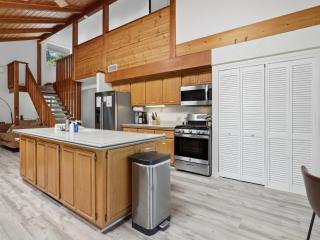 Hodges Hill Hideout w/ pool, spa, BBQ - Dog Friendly - 1