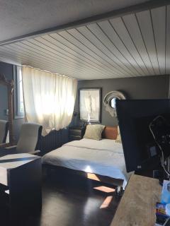 Peaceful room with private bathroom TV Wi-Fi free Parking Near Brugg Baden Zürich - 4