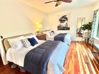 Davis Avenue Luxury Lodge - 1