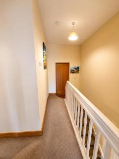 Comfortable Galway 4BR City Stay for Groups - 5