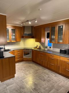 Modern single-family home near downtown and an industrial park - 2