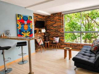 Medellin- La 70, close to everything, Laureles retreat - 6