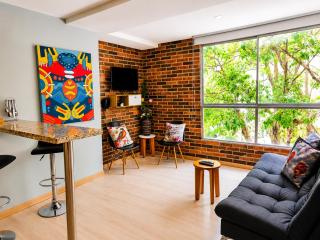 Medellin- La 70, close to everything, Laureles retreat - 0
