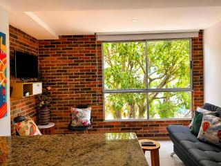 Medellin- La 70, close to everything, Laureles retreat - 3