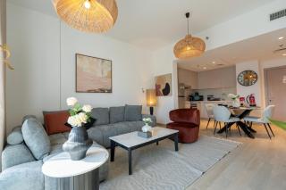 Modern 1BR with Balcony - Waters Edge Yas Island - 1