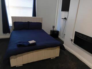 Studio Sleeps 2 with Parking - 6