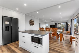 Seaside Getaway - Ruakaka Holiday Home - 5