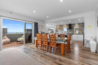 Seaside Getaway - Ruakaka Holiday Home - 2