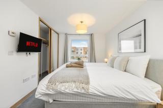 Elegant Dartford Retreat 2 Bed 2 Bath with Balcony and Parking - 9