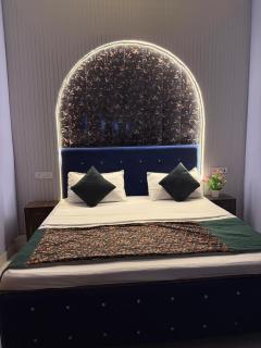 Hotel New Vedas Villa 15 Min from RAM temple - 2