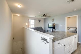 8 Mi to Dtwn! Extended Stay in San Antonio w/ Yard - 4