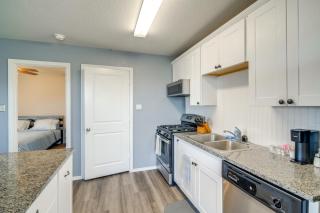 8 Mi to Dtwn! Extended Stay in San Antonio w/ Yard - 3