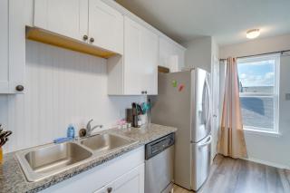 8 Mi to Dtwn! Extended Stay in San Antonio w/ Yard - 2