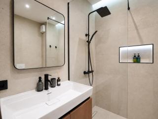 Matisse No21 - Luxury One Bedroom Apartment With Parking - 3