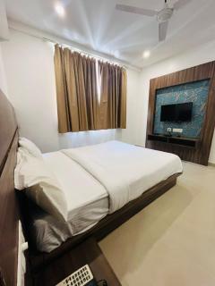 Modern Seaside Apartment - 5