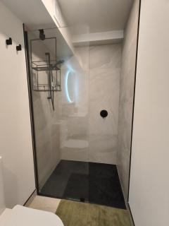Park & Central City Spa-Pool Escape with Garage - 6