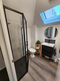 Park & Central City Spa-Pool Escape with Garage - 4