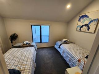 Park & Central City Spa-Pool Escape with Garage - 1