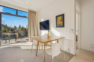 Brookside Retreat - Modern 2 Bedroom Apartment - 6