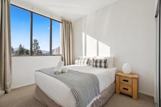 Brookside Retreat - Modern 2 Bedroom Apartment - 1