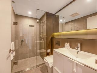 Modern Homely 2BR APT w Parking Bowen Hills - 5