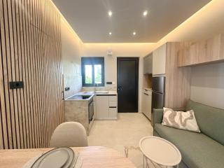 Anna Tiny Apartments New - 1
