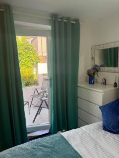 Two bed apartment near Cardiff University - 7