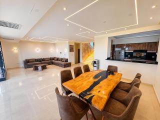 Hacienda Bay Family Garden Villa - Families Only - 9