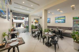 Queen Cafe Hostel - 5